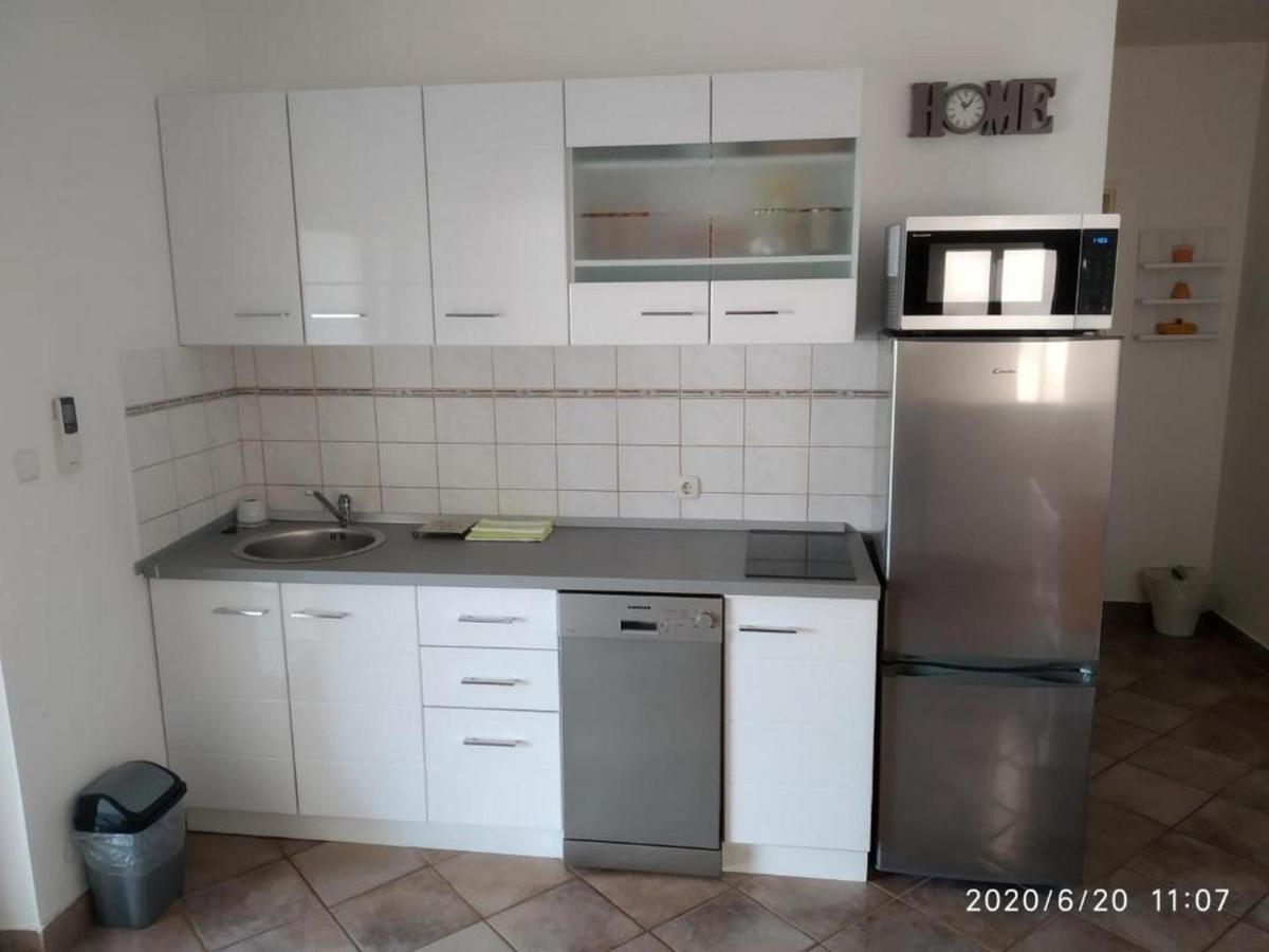 Apartmani Lucia Biograd Biograd Na Moru Exterior foto
