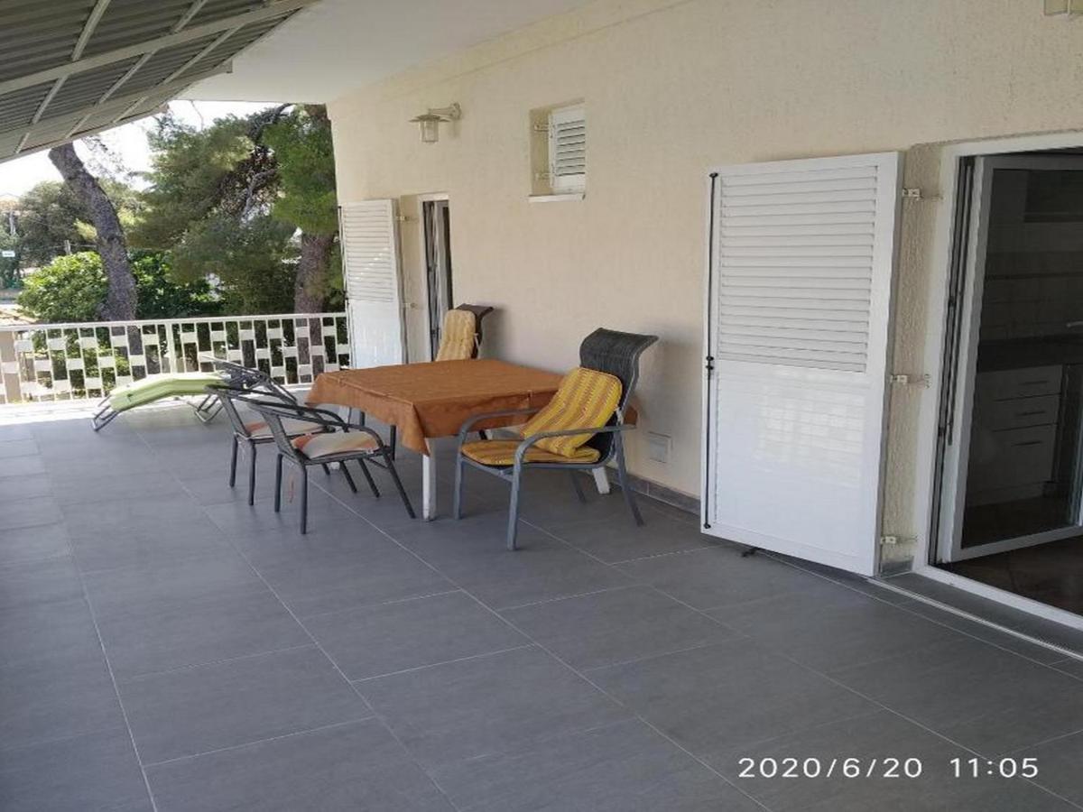 Apartmani Lucia Biograd Biograd Na Moru Habitación foto